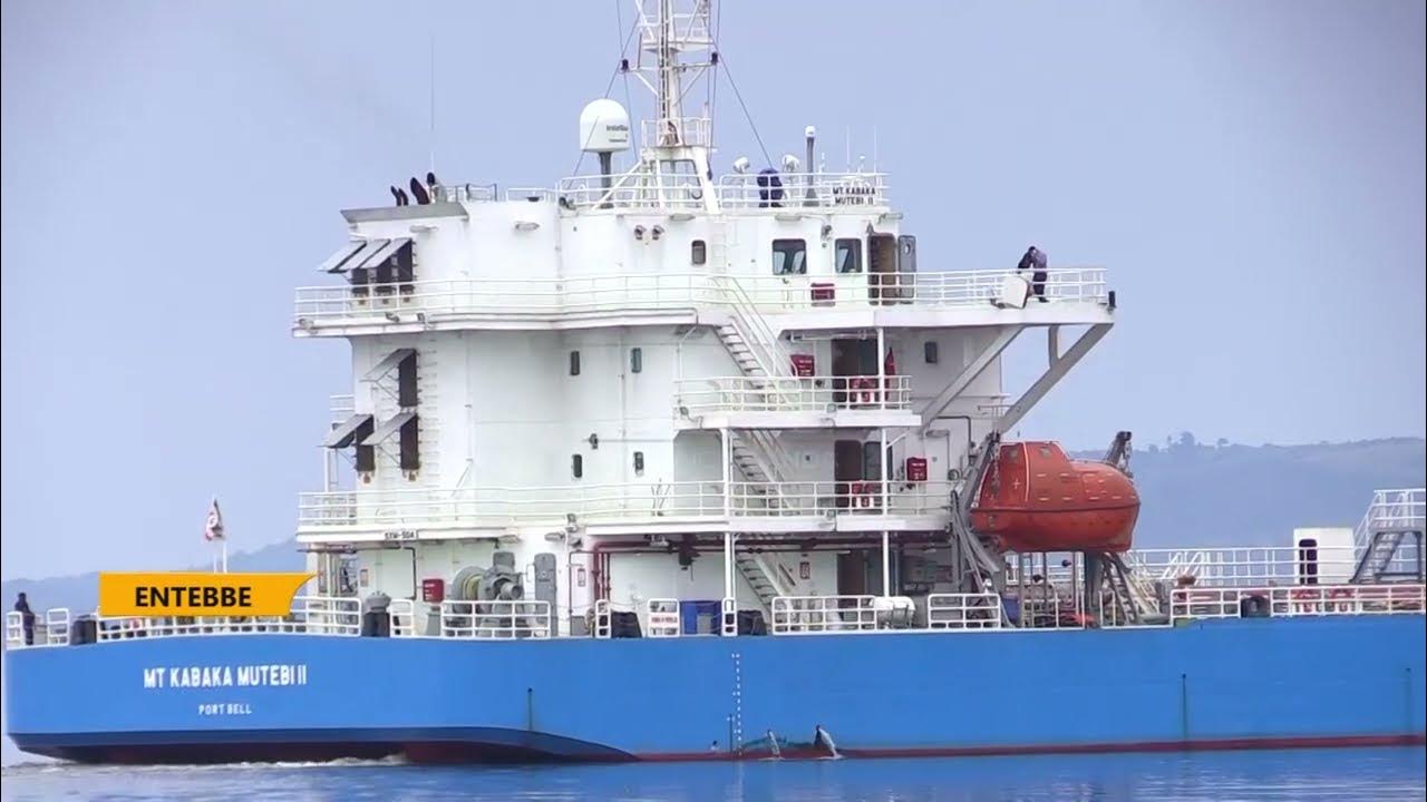 A self-propelled barge on a lake