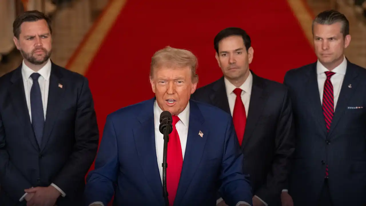Trump and members of his cabinet